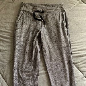 Lululemon joggers/ light weight sweatpants